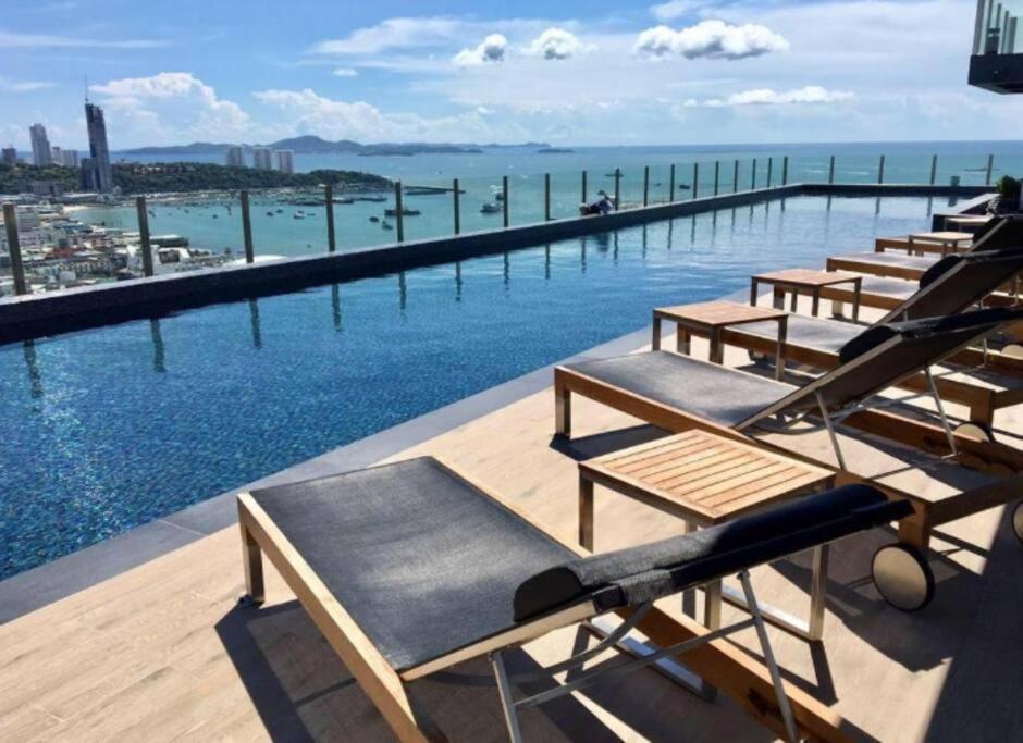 The Base Central Pattaya Quiet Room With Infinity Pool & Free Netflix Exterior foto